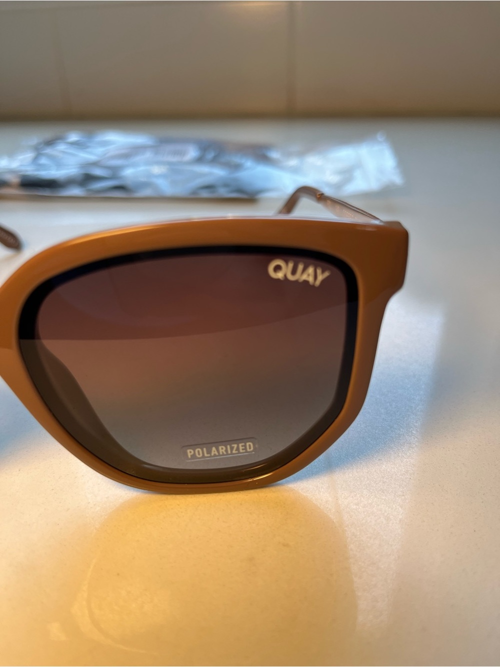 QUAY Coffee Run - Oat frame / Brown Polarized lens Sunglasses- NWT - Picture 7 of 11